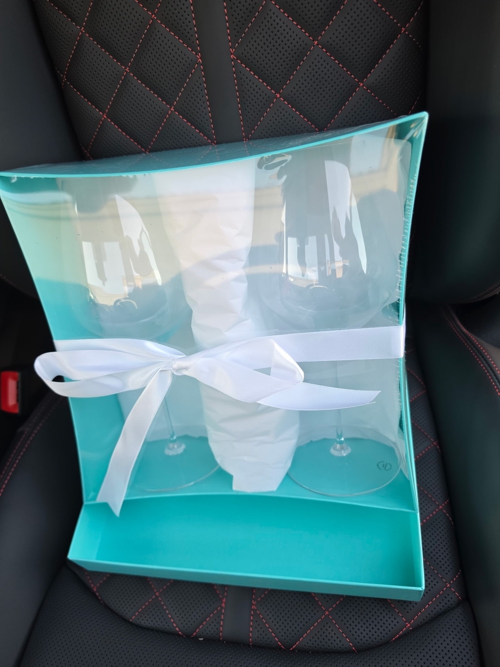 Tiffany & Co. Turquoise Glasses Gift Set with White Ribbon